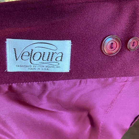 Veloura brand 1960’s Womens peacoat. Like new condition. Deep plum/purple. - Picture 9 of 12